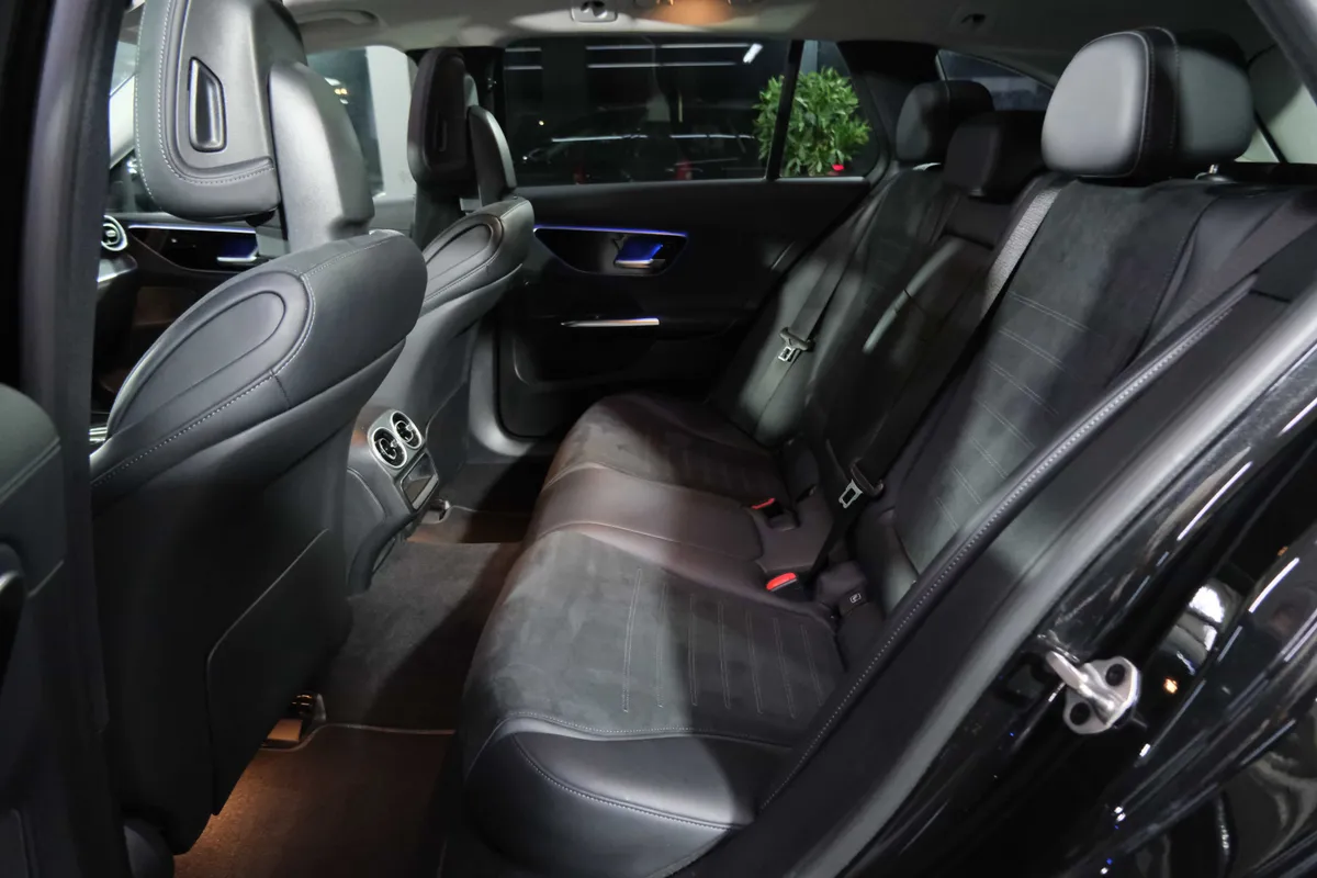 Mercedes-Benz C 220d T-Modell AMG Line - Image 4