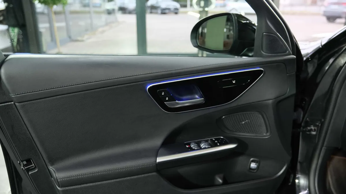 Mercedes-Benz C 220d T-Modell AMG Line - Image 4