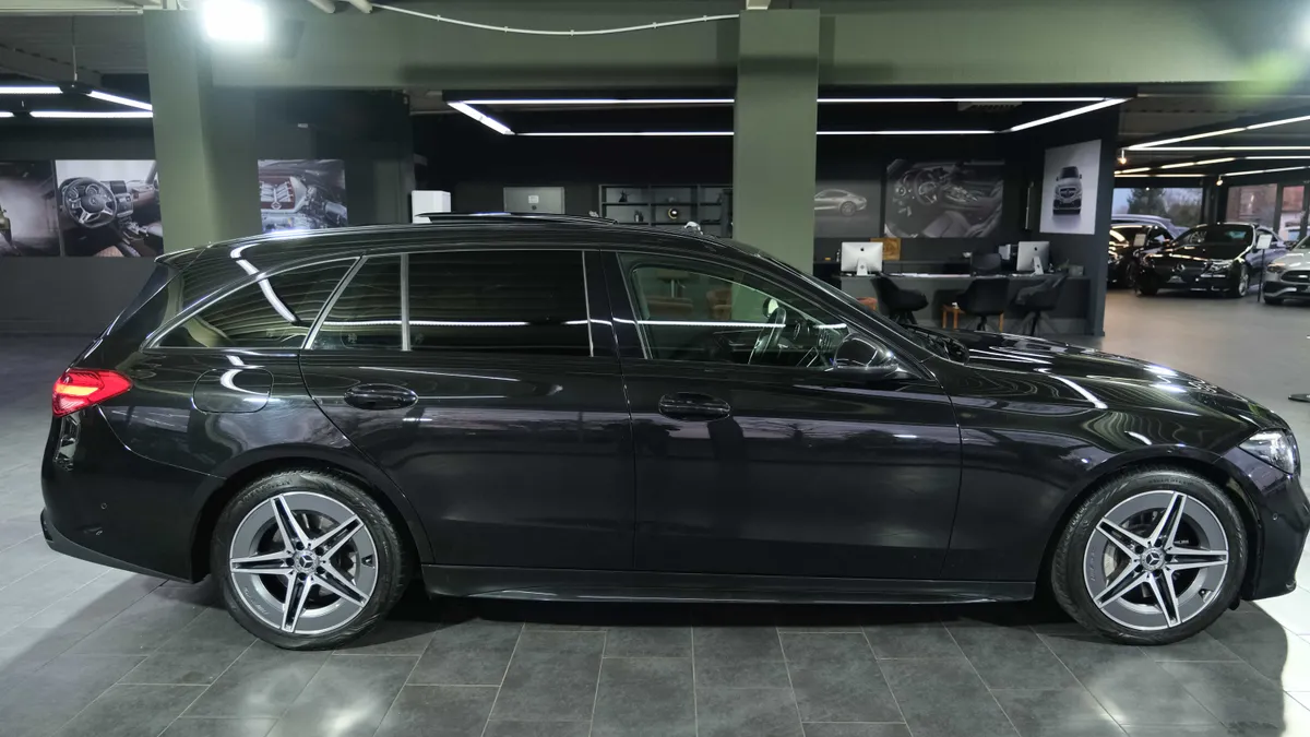 Mercedes-Benz C 220d T-Modell AMG Line - Image 10
