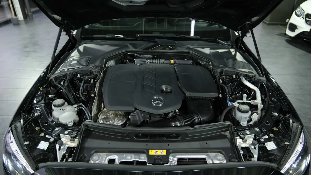 Mercedes-Benz C 220d T-Modell AMG Line - Image 11