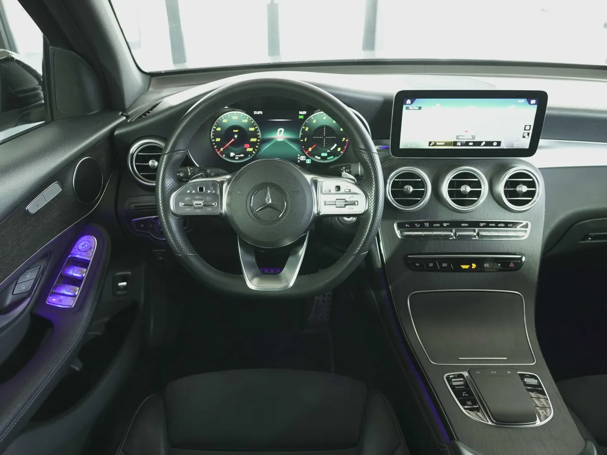 Mercedes-Benz GLC 200 4Matic AMG Line - Image 2