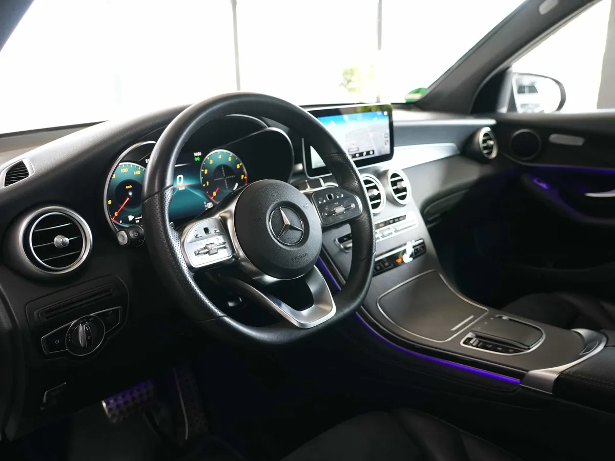 Mercedes-Benz GLC 200 4Matic AMG Line - Image 14