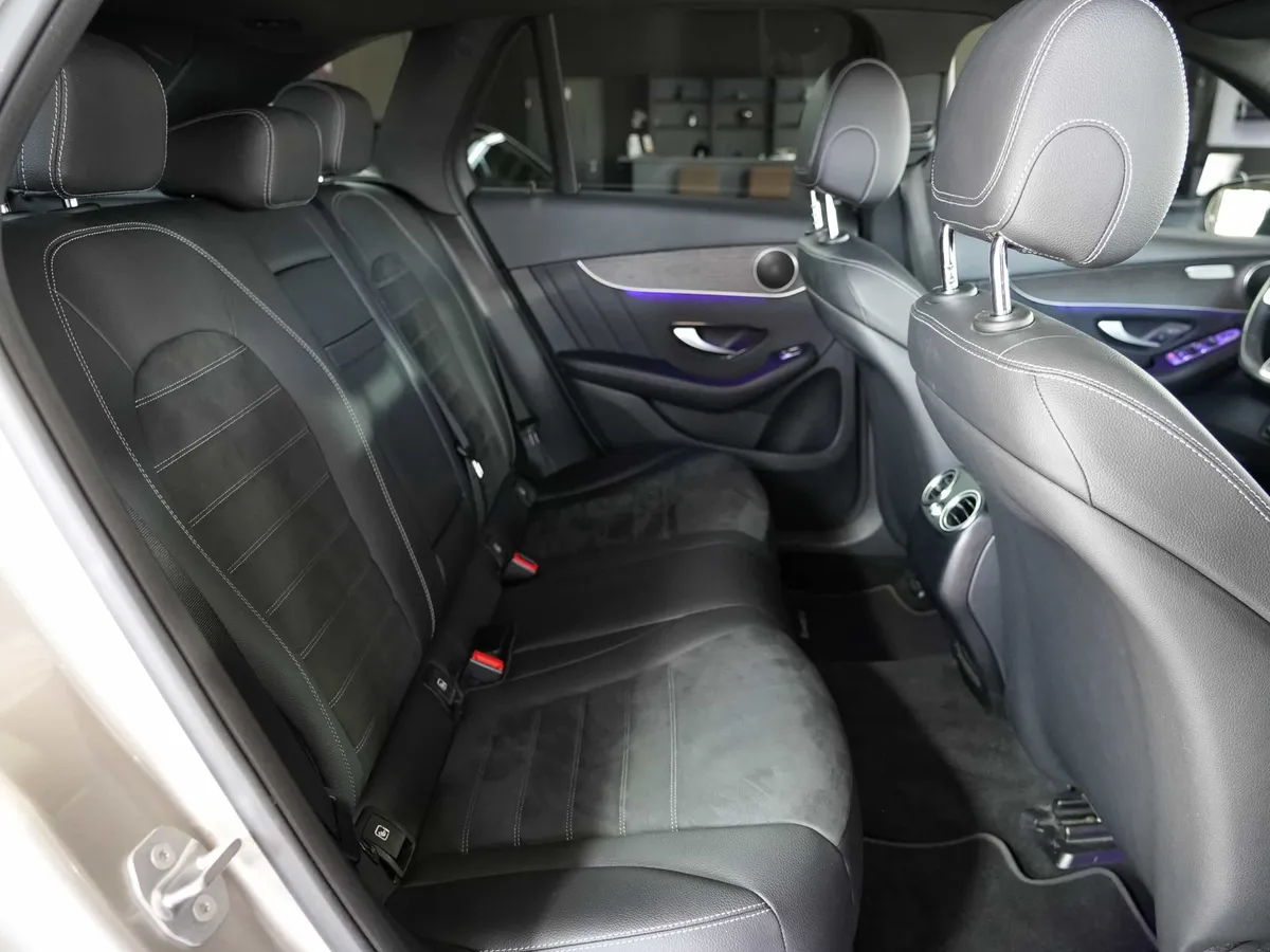 Mercedes-Benz GLC 200 4Matic AMG Line - Image 17