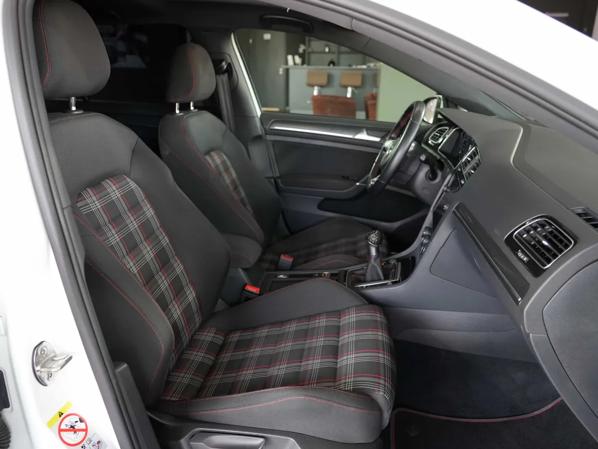 Volkswagen Golf VII GTI Facelift - Image 15